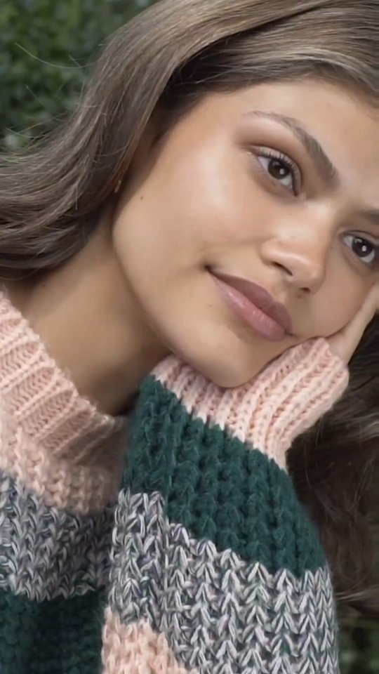 'she dreams in rainbows' by @caraandthesky ✨
videographer & editor: @cocoshawvisuals
model: siennamillerx @prm_agency
stylist: @katrina_howley
hair & make up: @laura.onea
photographer: @nastassjathompson
production assistant: @maisie.denson_textiles_