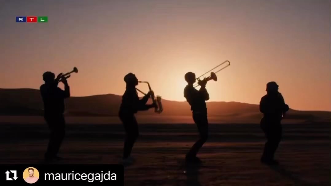 Yes-Ja! 🇳🇦👏 #Repost @mauricegajda with @use.repost
・・・
In seiner Heimat Namibia ist EES ein Star und jetzt will er auch Deutschland erobern, allerdings hat er dabei deutsche Supermärkte im Fokus! Womit, wenn nicht mit Musik?
Ich bin für RTL Explosiv nach Namibia gereist und habe Ees bei seinen Vorbereitungen begleitet und habe einen Musiker und Start-Up Unternehmer getroffen, der Energie für eine ganze Mannschaft hat!
Es war wirklich ein wilder Tag in Windhuk und wir haben gar nicht ALLES gefilmt ;).
Ich bin gespannt was ihr zu Ees und seinem „Projekt“ sagt - Ich freue mich auf eure Kommentare.
.
EES is a star in his home country Namibia and now he wants to get starteted in Germany too, but he’s looking for german supermarkets! BUT... with what if not with music?
Together with the german RTL TV Team I traveled to Namibia and accompanied Ees for our show „Explosiv“ in his preparations and met a musician and start-up entrepreneur who has the energy for a whole team! It was really a wild day in Windhoek and we didn’t film EVERYTHING at all ;).
I’m curious what you say about Ees and his „project“ - I look forward for your comments.
.
#EES #Namibia #Windhuk #windhoek #interview
#RTL #explosiv #interview #namflava
.
@rtl_de_corporate @rtl.explosiv
@eesmusic
@babssi_film
@ees.nam.flava.family