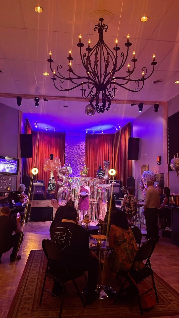 We celebrated Ireneâs 50th birthday with a fun and nostalgic theme! She decorated the party like a high school dance and made it a blast from the past. Happy birthday to Irene, whoâs still a real wild child at heart!
#50thbirthday #retroparty #highschooldance #wildchild #80stheme #80sparty #btownsound #btownsoundeventvenue #partylikeapopstar #burlon #oakvilleontario #hamont