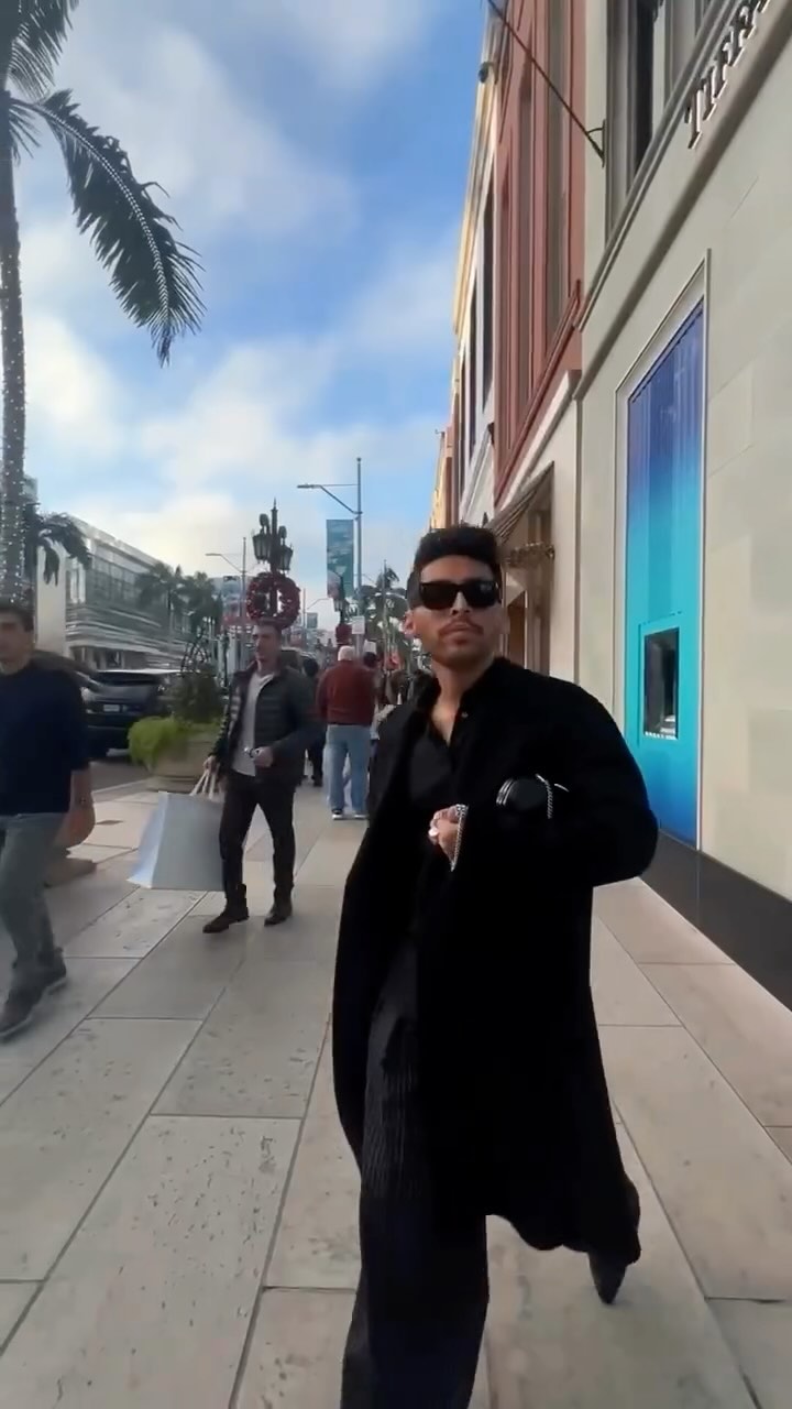 Thank you, @galinasobolev, for an exquisite styling event 🥂✨ It was truly a delightful experience. Cheers to a glamorous 2025! 🎆🥂 #EleganceInStyle #NewYearSophistication #OCStylee #michaelkors Edits: @socialflairbymichelle