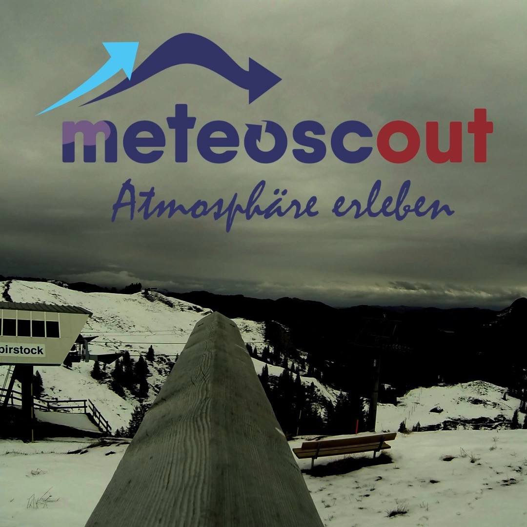 26.12.2022 Eine Kaltfront brachte eine leichte Abkühlung und in der Nacht auf heute Schnee. Die Pisten waren heute in einem sehr guten Zustand. #kaltfront #backflow #hochybrig #zeitraffer #gopro3 @hoch_ybrig