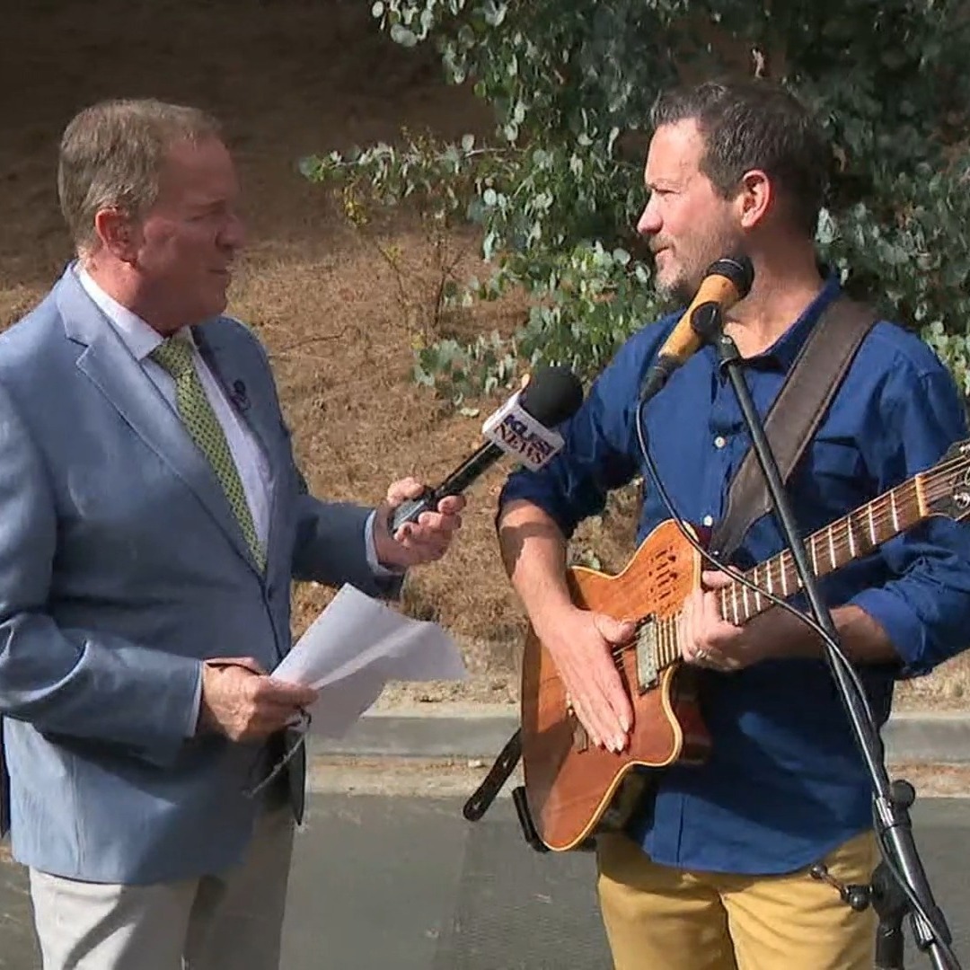 Not all news is bad news:) Here's some good news from this weekend on KUSI Channel 9. Pumpin' up the album release this Saturday!! Get your tickets today!! (link in bio)
@lukeatterilive
@jonnytarrmusic
@tericampusoflife
@erdiscello
@collinelliott82 @dylankebow
#singersongwriter
#folkmusic
#acousticguitar
#livemusic