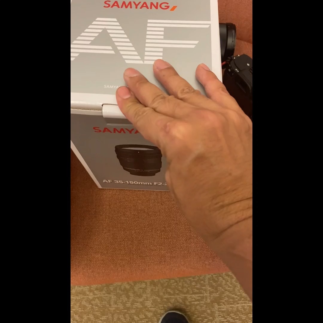 Warning.. this is an overly simple review....too lazy but wanna show selling my bl00d is kind of worth it 😜
#samyang35150mm
#samyanglenssg