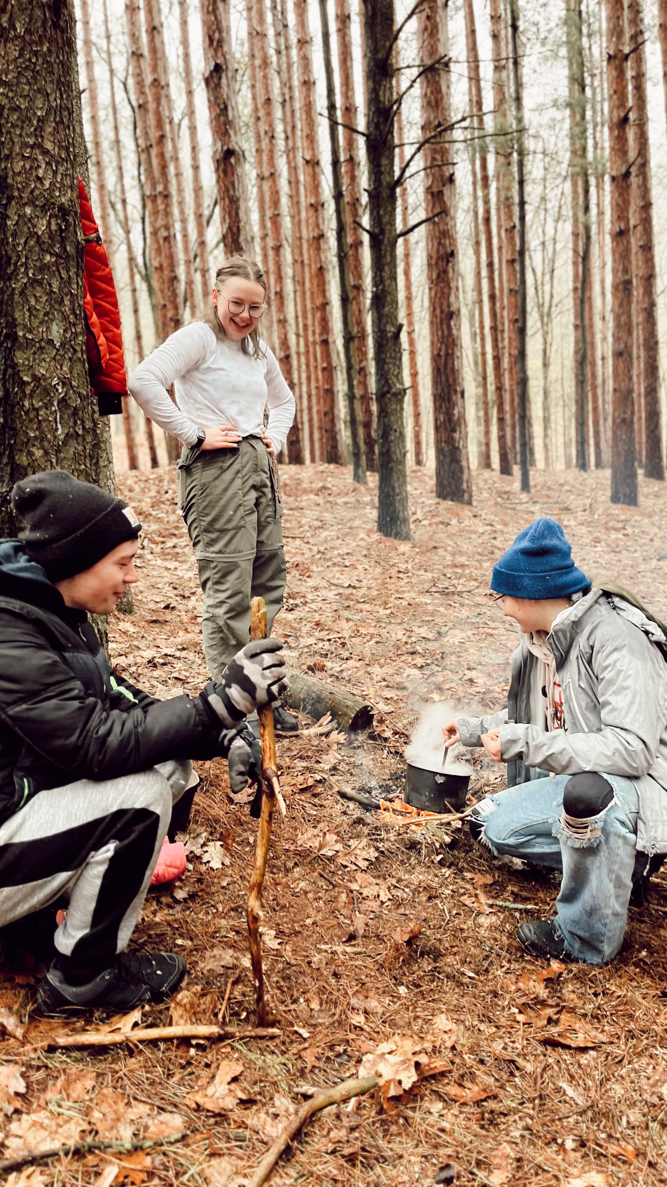 Backpacking guidebooks don’t prepare you for the naming-your-fire part of the wilderness, so good thing Rachel came prepared 🔥
#ventureactionsports #babynames #firestarters #backpackingskills