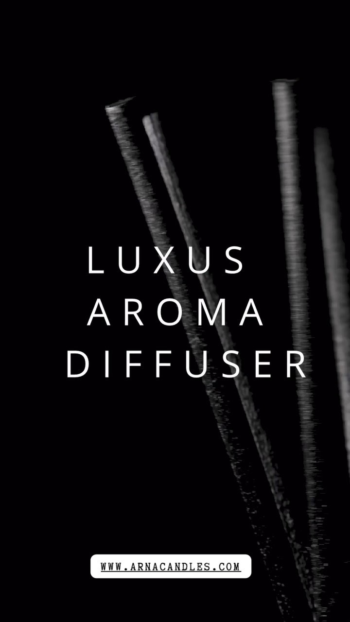 🌟 Entdecke unsere handgegossenen Luxus Aroma Diffuser – die perfekte Ergänzung für jedes Ambiente, ohne Kerzenlicht. Diese Diffuser in eleganten schwarzen Glasflaschen mit fünf edlen Stäbchen vereinen zeitloses Design mit betörenden Düften. Individuell anpassbare Intensität und umweltfreundlich nachfüllbar für 10-12 Wochen Duftgenuss. Tauche ein in Luxus und Qualität! ✨ #arnacandles #LuxusAromaDiffuser #Ambiente #BetörendeDüfte #Umweltfreundlich #Nachfüllbar #Duftgenuss #LuxusundQualität #handgemachtmitliebe #arnarefill