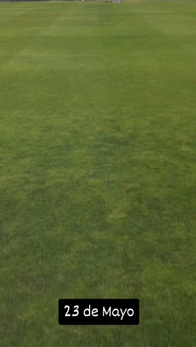 Hoy, 23 de mayo, se celebra el Día Internacional del Fútbol Femenino, una fecha para destacar el crecimiento, la pasión y el talento de las mujeres en las canchas de todo el mundo.
Una fecha importante para recordar que todos, absolutamente todos podemos aportar un granito de arena para apoyar a estás talentosas mujeres que día a día se esfuerzan para cumplir sus sueños.
Desde @copagva seguimos trabajando para ofrecer espacios que permitan visibilizar, reconocer y posicionar socialmente a las jugadoras de fútbol femenino.
El cambio lo hacemos todos, no podemos parar. Juntos por la igualdad de oportunidades para nuestras jugadoras.
¿Y tú qué haces para apoyar el fútbol femenino? Cuéntanos.
- "¡Feliz Día Internacional del Fútbol Femenino!
-
¡Sigamos apoyando el fútbol femenino!"
#DíaInternacionalDelFútbolFemenino
#FútbolFemenino
#IgualdadDeOportunidades
#mujeresenelfutbol #copagva #futbol