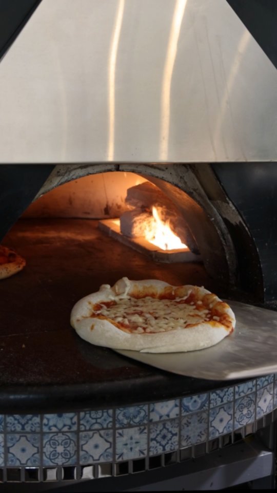 Weekends are for pizza, pasta and family time.
Enjoy a lazy lunch at #Cloud10Dubai.
#CloudHubResidences #JumeirahVillageCircle #Cloud10Dubai #BreakfastDubai #CoffeeShopJVC #CoffeeHouseJVC #BreakfastClub