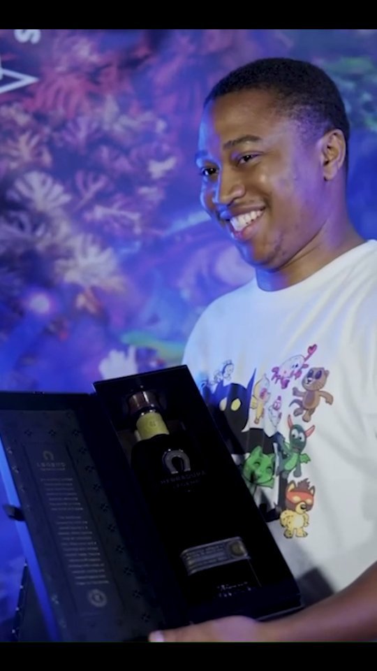 🥳 Shout out to our Sip N Spades Miami host Shiggy for keeping the energy right and our sponsoring partner Tequila Herradura for the extraordinary Cinco De Mayo cocktails! Photos and event recap coming soon! S/o to out partners at @socialxchangemiami for co-hosting this amazing event!