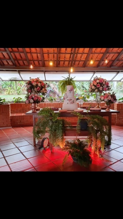 🎉✨ Ilumine seus eventos com a magia dos Varais de Luzes! ✨🎉
Quando se trata de eventos inesquecíveis, uma coisa é certa: os Varais de Luzes são essenciais para criar um ambiente encantador e acolhedor! ✨🌟
🌠 Por que não podem faltar? 🌠
1️⃣ Atmosfera Mágica: Os Varais de Luzes transformam qualquer espaço em um cenário de conto de fadas, envolvendo os convidados em uma atmosfera verdadeiramente mágica.
2️⃣ Toque de Romance: Seja um casamento dos sonhos ou uma celebração especial, as luzes suaves e delicadas proporcionam um toque romântico e emocionante.
3️⃣ Cenário Fotográfico Perfeito: Além de encantar a todos visualmente, os Varais de Luzes criam cenários deslumbrantes para fotos inesquecíveis, capturando momentos especiais para toda a vida.
4️⃣ Versatilidade Encantadora: Seja indoor ou outdoor, de dia ou de noite, os Varais de Luzes se adaptam perfeitamente a qualquer espaço, adicionando beleza e brilho em todos os momentos.
✨💫 Queremos iluminar o seu evento! 💫✨
Entre em contato conosco para saber mais sobre como tornar o seu evento ainda mais especial com a magia dos Varais de Luzes! Curta nossa página para ficar por dentro de todas as novidades e inspirações que preparamos para você! 🎈🎊
📞 (62) 9 9942-9165
👍 Curta nossa página: @eventosavancini
Contamos com você para espalhar a luz dos nossos eventos e torná-los memoráveis! ✨🌟 #VaraisDeLuzes #EventosInesquecíveis #magiaeencanto #casamentosrusticos #casamentobotanico #casaeventos #casamentoperfeito #varaldeluzes #microlampadas #led #15 #festagoiania