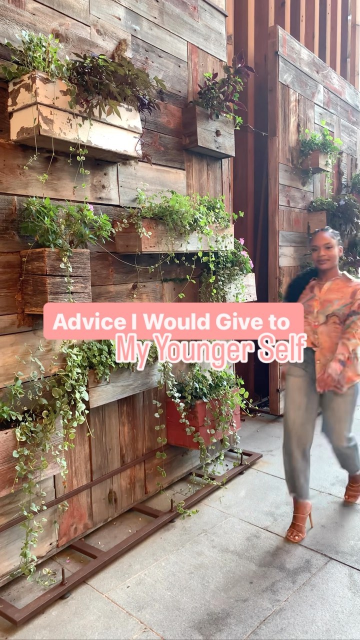 Reflecting on my career journey: There are four key lessons I wish I’d known from the start. They say ‘live and learn,’ so feel free to learn through me! I am sharing my expertise to help you avoid the pitfalls I encountered.
Save this post as a valuable reminder! 📝
#CareerAdvice #LearnFromExperience #ExpertiseSharing #careerdevelopment #careertips #careercoachforwomen #careercoach #careercoaching