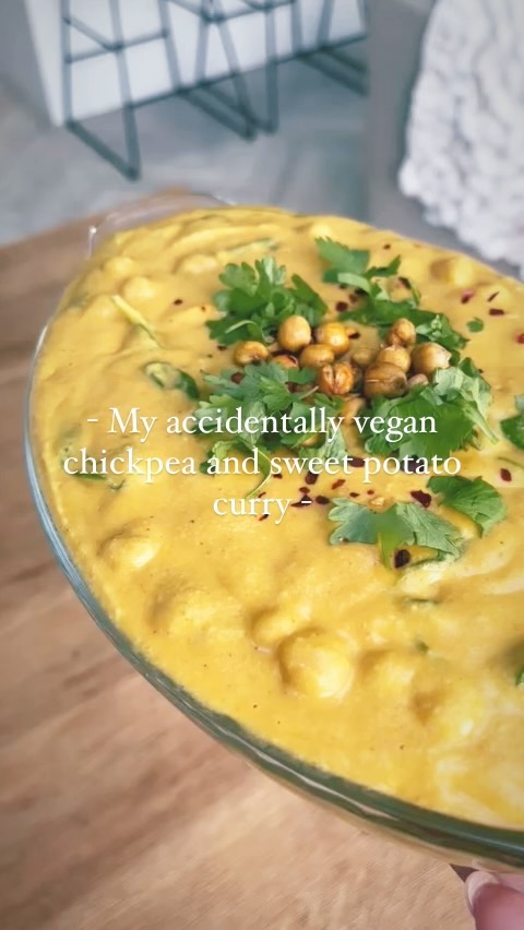 Ingredients:
4 x diced sweet potato
1 x onion
1 x chilli
3 x chopped garlic cloves
1 x thumb of ginger
1 x cup of cashews (soaked)
1 x tin of chickpeas
1 x 200ml veggie stock
1 x coconut milk
1 x cup of spinach
Bunch of coriander
Method:
Air fry or roast the sweet potato until soft (not burnt).
Whilst cooking, add oil, onion, garlic, ginger, chilli to pan and sauté.
Add spices.
Add coconut milk, cashews and stock.
Add sweet potatoes and blend.
Add more water if too thick.
Add chickpeas and spinach.
Serve and top with coriander.
If I was to make this higher protein I would blend silken tofu too, but I didn’t have any!
#accidentallyvegan #easyveganmeals #easyveganrecipes #healthyrecipes