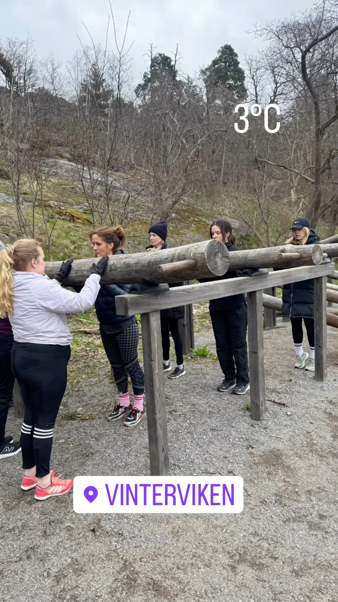 Mammaträning
Idag körde mammorna vidare med träningen trots kallt väder (när kommer värmen egentligen? ☀️❄️) så imponerad över hur vi kan bygga tillbaka styrka och uthållighet efter graviditet och förlossning, ett steg i taget.
De flesta mammor som tränar med mig blir förvånade hur lätta rörelser kan bli utmanade när de gör dem med rätt teknik, något vi provar på idag med squat.
#mammaträning #postpartumfitness #postpartum #träningefterförlossning #träningeftergraviditet #träninggröndal #träningvinterviken #mammaträninggröndal #mammaträningvinterviken #personligträning #gruppträning #återträningeftergraviditet #styrka #uthållighet #holistiskhälsa #tränalångsiktigt #tränahållbart #hållbarträning