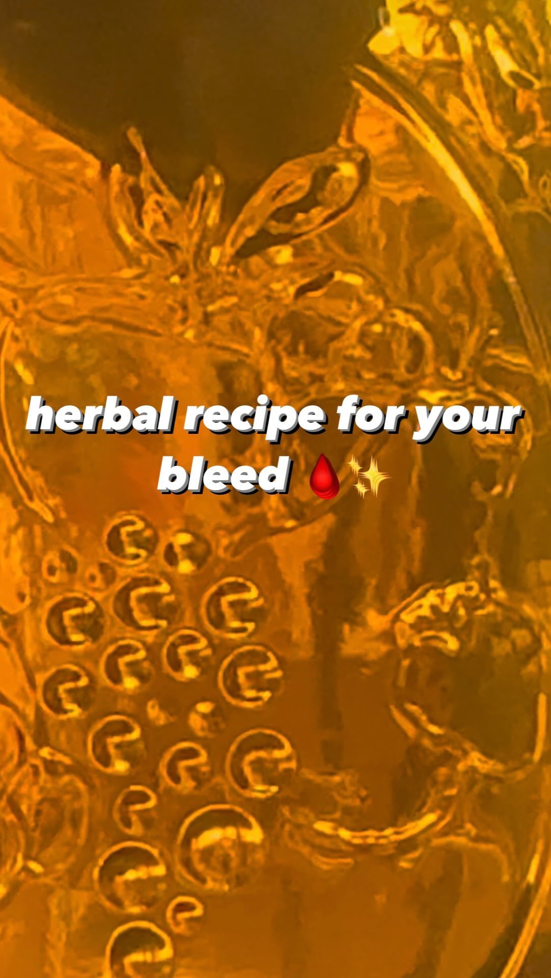 ✨nettle & red raspberry leaf infusion recipe✨
- toss herbs into mason jar (about an oz of herbs per quart of water)
- fill it with boiling water
- allow herbs to steep in water for at least 4 hours (up to 12 hours)
- strain if herbs aren’t already sepereated from water & drink right away, or store the strained infusion in the fridge up to 3 days 💗
so easy & soo nutritive! i usually feel like my cells are buzzing & tingling with energy even when i’m deep in my inner winter🩸
anyone else a full moon bleeder?? ✨
#fullmoonritual #periodpower #wombhealing #wombwisdom #herbalist #herbalmedicine