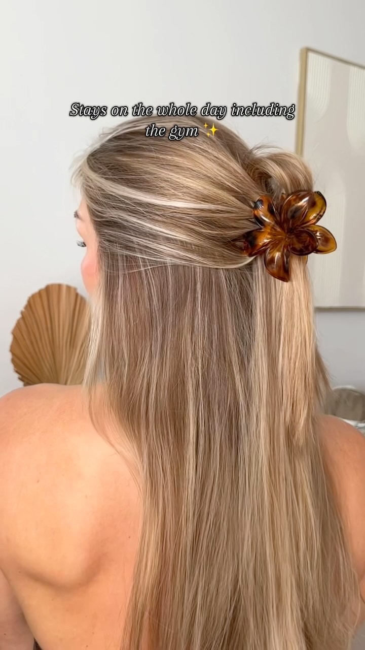 How to get your flower hairclip to last all day ✨🌸🎀
#hairdo #hairstyles #hairclipstyle #hairstyle