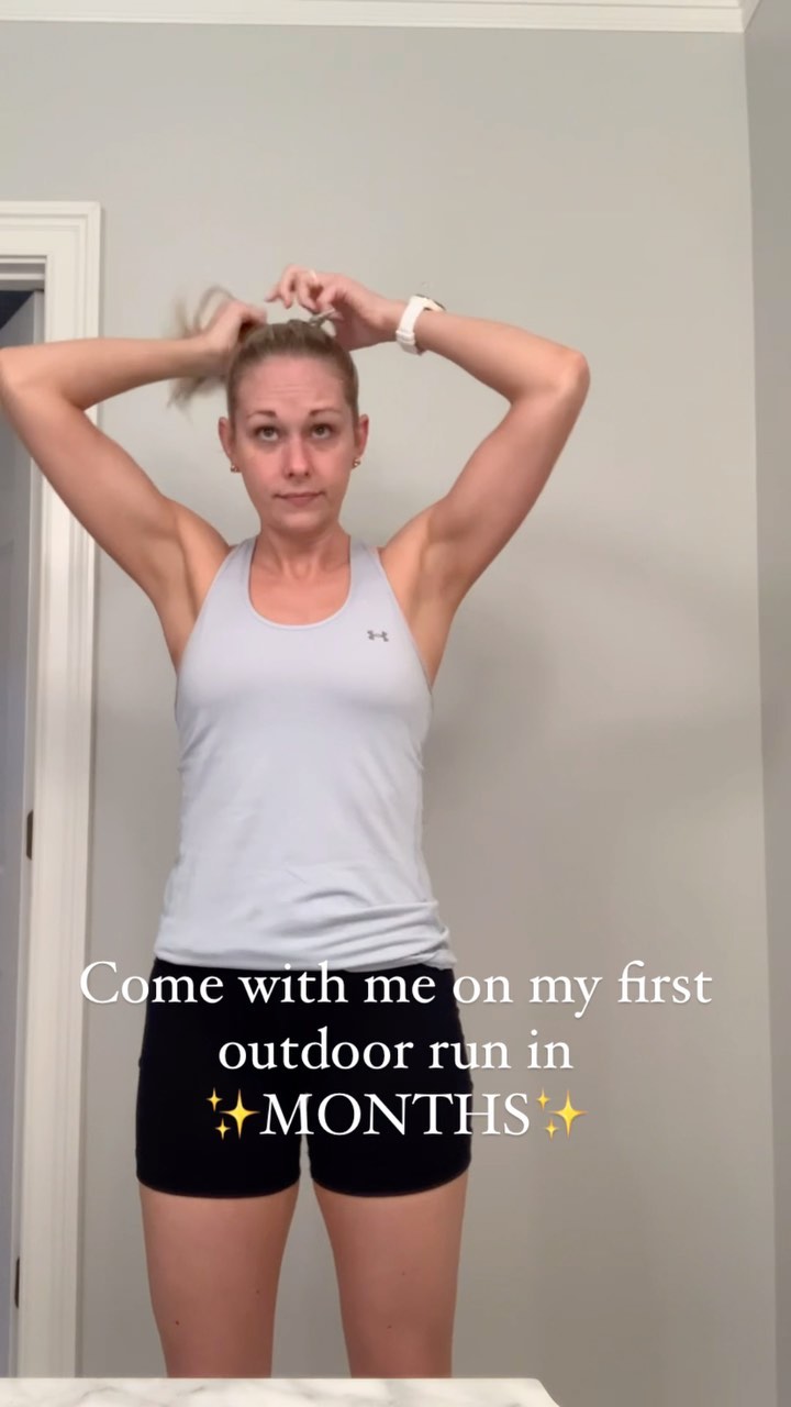 Where are my treadmill mother runners?! It’s tough out there in the heat, but it’s tough in the basement surrounded by kids toys and chaos too, am I right? 😆
Like most runners, I do prefer to run outside but it’s tricky to make it happen because I’m a full time breastfeeding mama of 2 littles. So my opportunities to run are usually 9am when one is asleep and the other plays or at 1pm when they both sleep.
I usually go for the treadmill because 1. I hate stroller running and 2. It’s hot AF at 1pm in August!
When I do get an opportunity to get outside, I’m always extra on top of fueling and hydrating because my body isn’t as used to it in this season of life. It’s extra importance to use carbs, sodium, and fluid to help my body get through the first outdoor run in a while.
I had a good breakfast (my usual oatmeal) that morning around 6-6:30am and then a handful of pretzels (carbs and sodium!) with some water right as I was heading out the door around 9:30am. I brought some fluids with me, even though it was only a 30 minute run.
✨there is no minimum distance or time you need to meet in order to carry fuel or fluids✨
Afterwards it was straight home to slam a quick recovery shake and then enjoy the beautiful morning with the kiddos outside!
When you fuel your body right, your runs don’t have to be brutal, even the really hot and sweaty ones. Plus, you have the energy to play with your kids and go about the rest of your day.
If you’re ready to stop feeling sluggish on the run or during the day, and to stop struggling to figure out your fueling strategy for long runs and races, or maybe you KNOW what to do but the idea of eating more scares you… I want to help you!
Send message me with I’M READY and I’ll let you know how we can work together 🤝🔥👏
