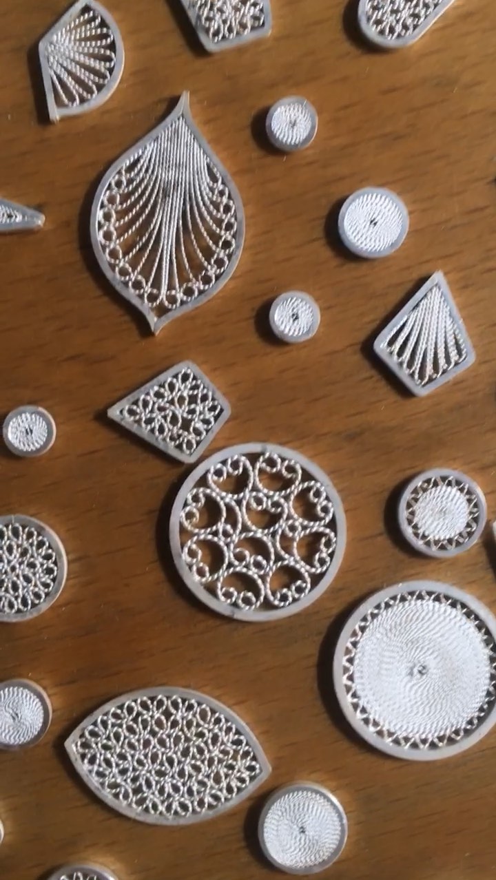 Filigree in the making ✨
#filigreejewelry #filigree #filigrana #filigranes #savoirfaire #bijoux