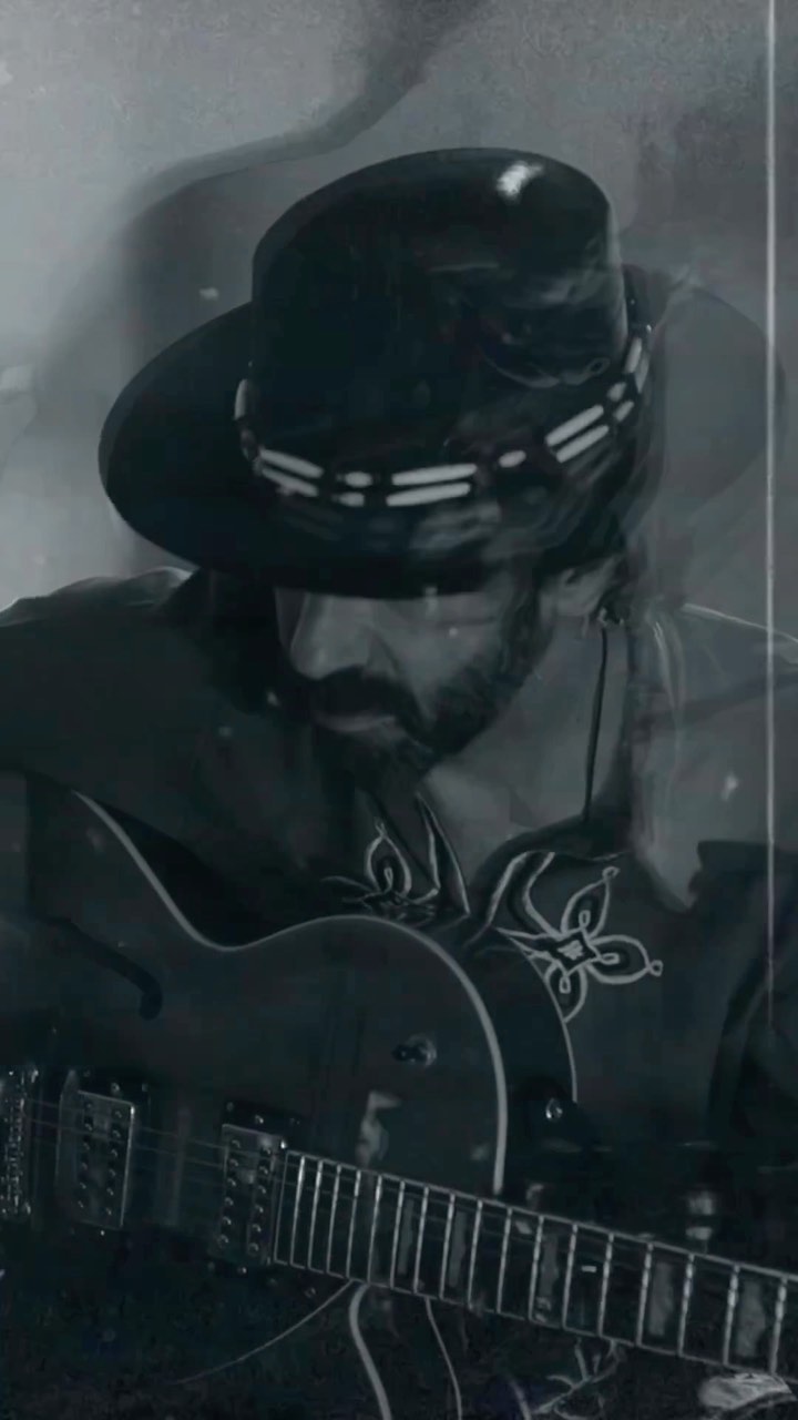 When you put me and @assaf_spector in a room.
Hear the full track on Spotify under Assaf Spector
#lofi #guitaristsofinstagram #bass #beats #producer