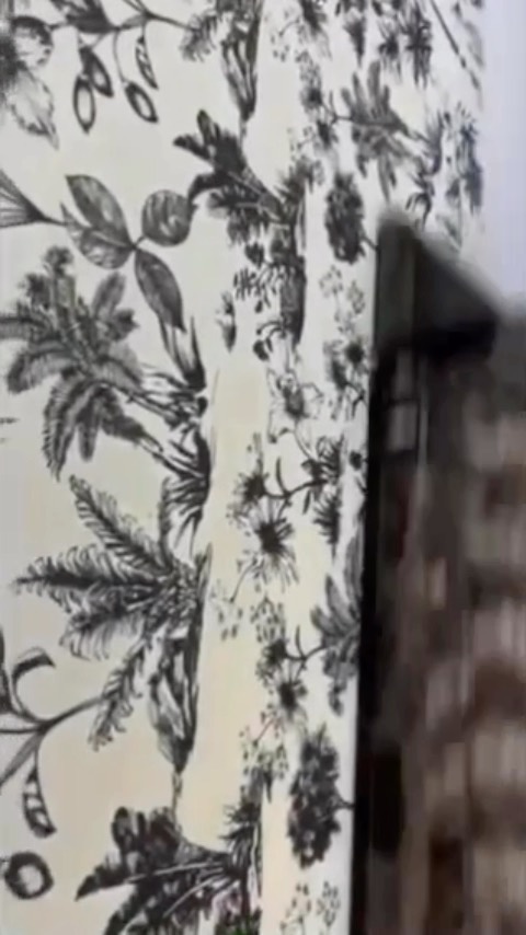 The factory has started the Chinese New Year holiday.
#garmentfactory #londonfabrics