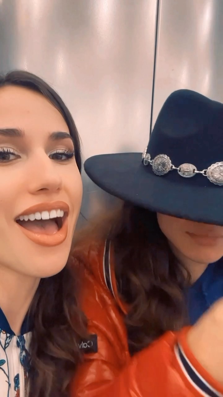 A Huber Twins’ Tale…
@_allisonhuber_ @veronicahuber_ 🤠