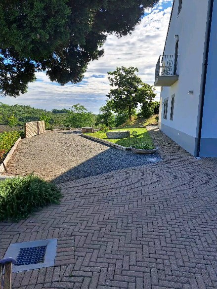 After the rain and storms of yesterday, Monferrato emerges once again in all its glory. A perfect day.
#monferratounesco
#monferratodelights
#afterthestorm
#ilovethesmiths