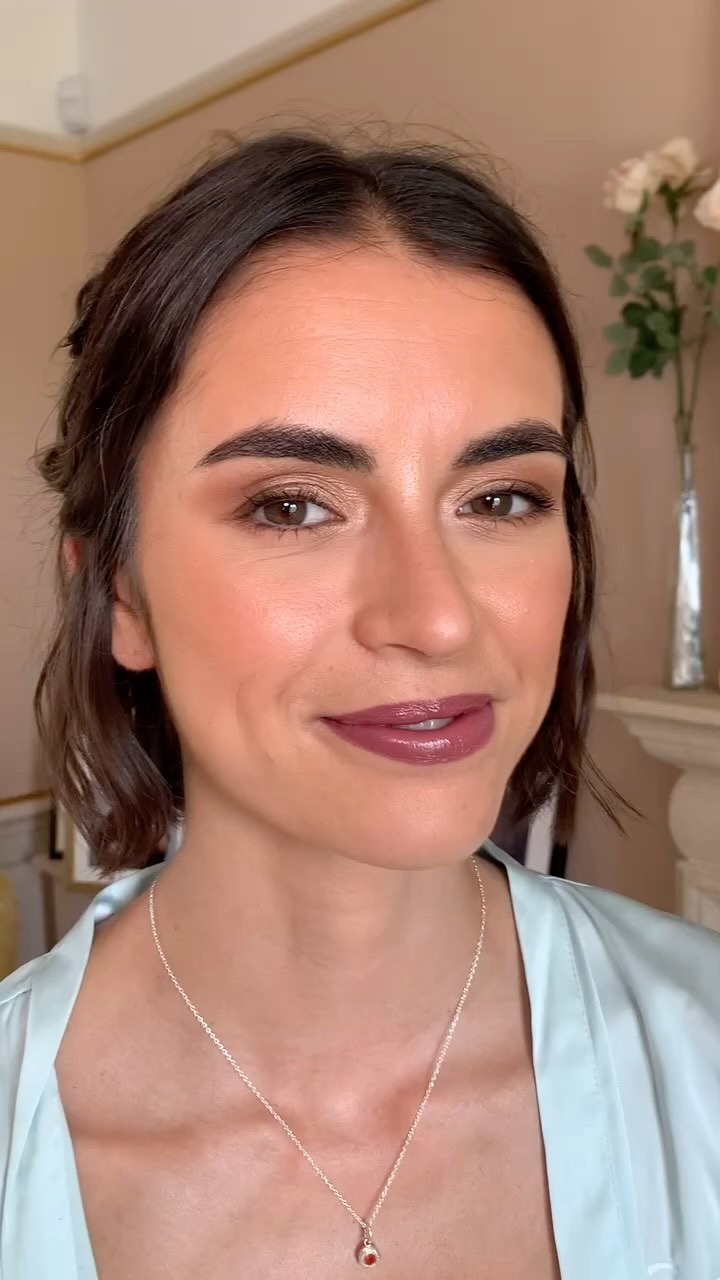 ✨🍇✨
I rarely get the chance to use a berry midtone lip during the summer season, but when I do it’s soooo satisfying! My girl totally rocking this high contrast look - in LOVE! 🍇
Lip: @maccosmetics Satin Lipstick in ‘REBEL’ (it’s a classic!)
CONTACT: (link in bio)
🌍 www.hannahgoudmanmakeup.co.uk
EMAIL:
📧 contact@hannahgoudmanmakeup.co.uk
FOLLOW 👉🏻 @hgm_bridal for more bridesmaids inspo to come.
•
•
•
•
•
#berrylicious #berrylips #bridesmaidmakeup #autumnvibes #autumnlipstick #autumnlipstick #summervsautumn #highcontrast #brightonmua #brightonmakeupartist #brightonweddingsuppliers #sussexmua #sussexweddingsuppliers #sussexmakeupartist #sussexwedding #bridesmaidinspiration #weddingmakeupartist #weddingmakeupideas #brightonbusiness #bridalmakeup