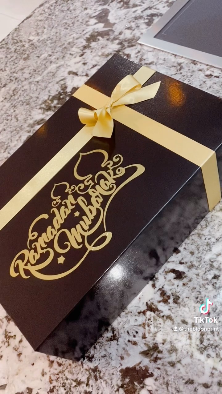 Introducing our Ramadan Hampers 😍 The perfect gift this Ramadan❤️ DM us now to order yours.
.
.
.
.
.
#eid#eidballoons#eidparty#eidpresent#eidmubarak#eid2022#ramadan#ramadan#eidi#bubbleballoon#eidbubbleballoon#balloons#eidballoons#celebration#gift#party#celebrationgift#baby#ballooninabox#present#ballooninabox#birthdaypresent#ordernow#happybirthday#celebrate#buckinghamshire#ordernow