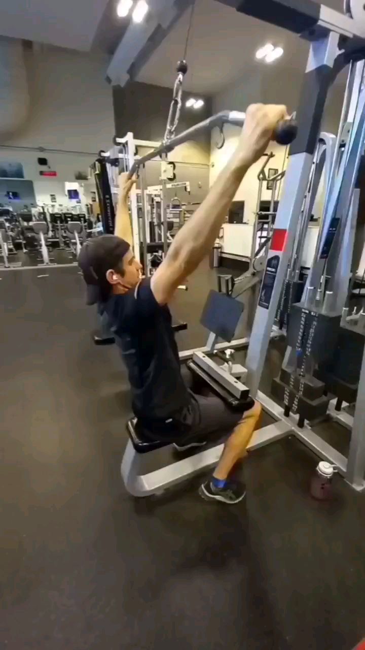 CHALLENGER YOURSELF!
Get out of your comfort zone, you will be surprised what happens!
On to my next challenge, can anyone guess what it is????
#fitnesssuccess #motivation #pullups #backworkout #fitnessgoals #lifegoals #challengeyourself