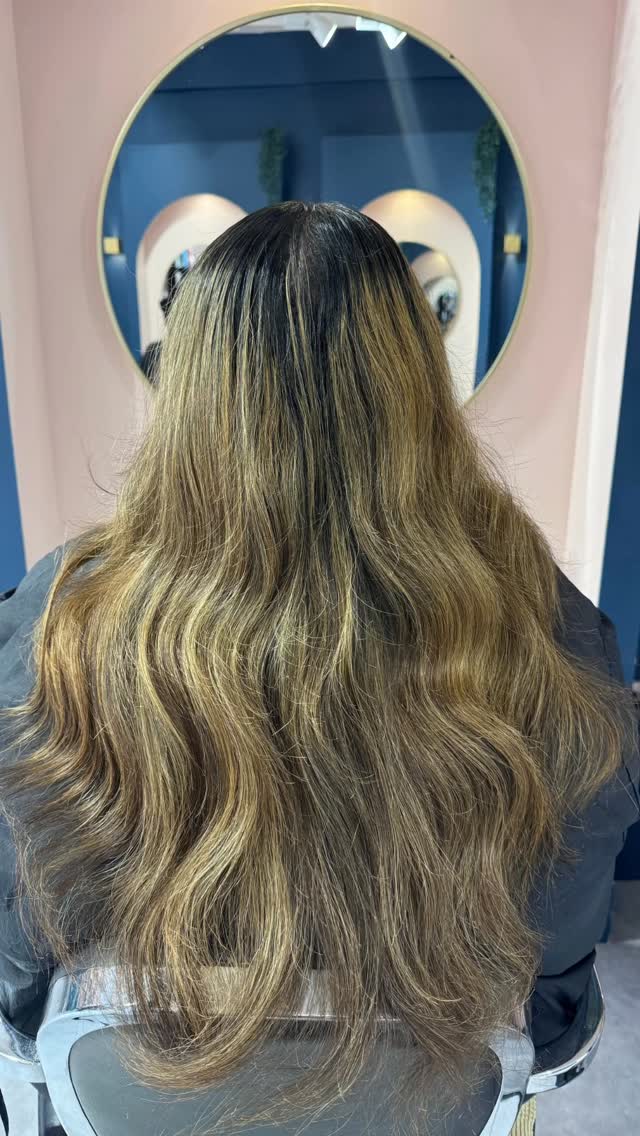 Tired of high-maintenance blonde? Watch this transformation 👀👇
From grown-out and brassy ➡️ to rich, low-maintenance caramel balayage ✨
This makeover is perfect for busy babes who want dimension without the constant upkeep 💁♀️
Tap to watch the glow-up from start to finish!
#BalayageTransformation #CaramelBalayage #LowMaintenanceHair #HairGoals #BeforeAndAfterHair #StAlbansHair #StAlbansBalayage
