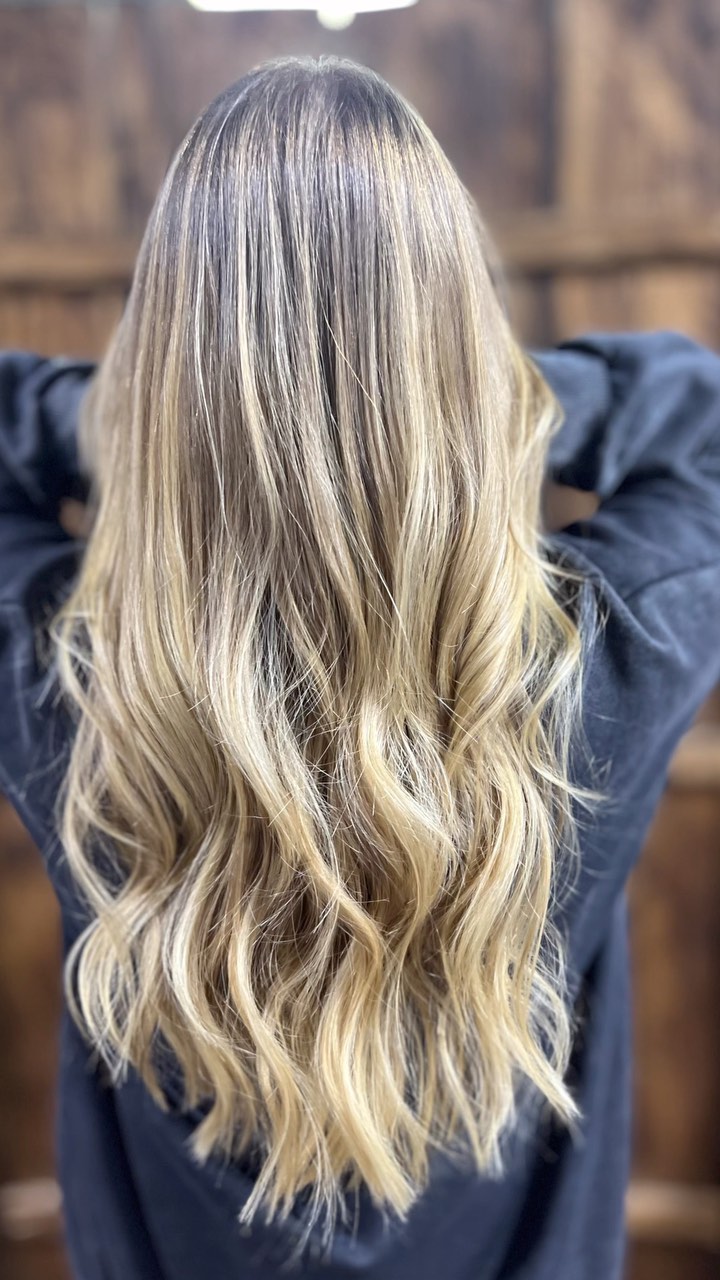 Hier kommt für Dich wieder eine Anregung 🫶
#wirschneidendortmund
#ctmstr #cutmasterdortmund #friseurdortmund #nutri # balayage#revital #derma #glynt
#hair #haircolor #hairdresser #beauty #wow
#dortmund #phönixsee #frisuren #hairstylist
#blondehair #frisur #style #happy #love #fashion
#frisurentrends #haircut #frisurenideen #schön #haare