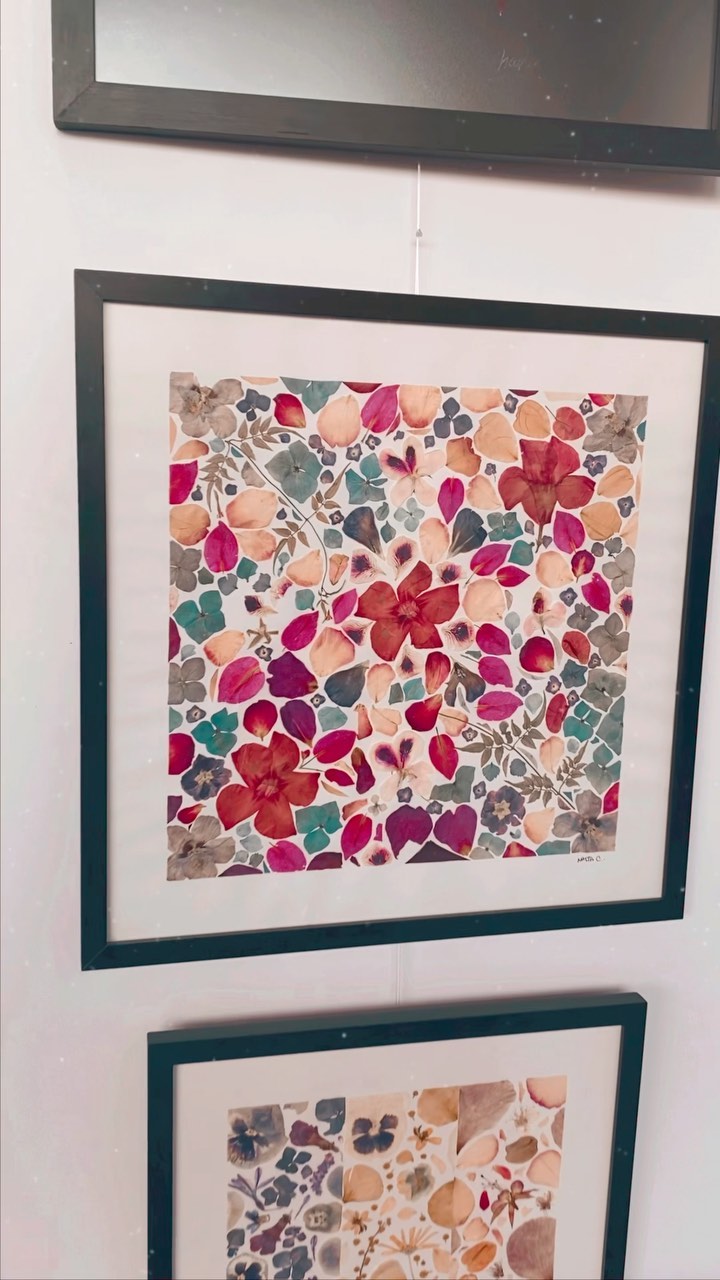 Recordamos la reciente versión de @artweekchile23 donde estuvieron exponiendo grandes collagistas.
¿La tendencia este año? Collage con flores prensadas y geometría arquitectónica. 🌸🌹🌸🏠🕌🏛️
¿Tuviste la oportunidad de ir?
#collage #cecoll #collageart