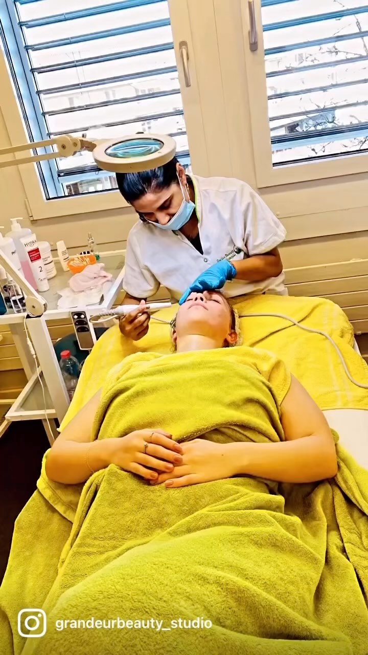 Love learning and working 🥰#skincare#loveyourskin#hydrafacial#grandeurbeauty#loveworking