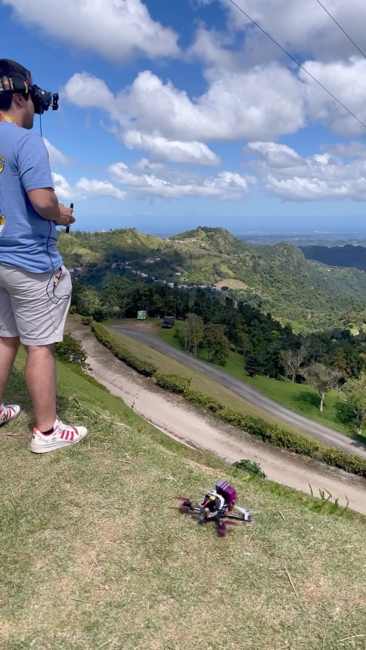 Un sneak peek de como luce un día de creación de contenido y cobertura de evento para @cordilleraconceptstore en Orocovis, Puerto Rico 🇵🇷
Escríbenos si te interesa crear contenido para tu negocio que demuestre su brillo 💜✨
#iridescencemarketingagency #iridescence #disfrutaorocovis #cordilleraconceptstore