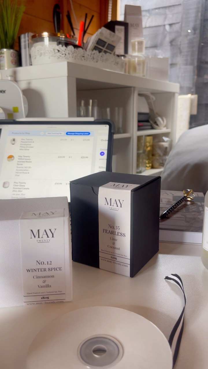 In the midst of all our interior design projects currently, orders are still going out as usual ☺️
Every order is joy for #smallbusinesses 🖤 I appreciate every order 😘
#smallbusiness #smallbusinesssupport #luxuryscents #luxuryscentedcandles #luxuryhandwash #handwash #scentedproducts #homedecor #homesweethome