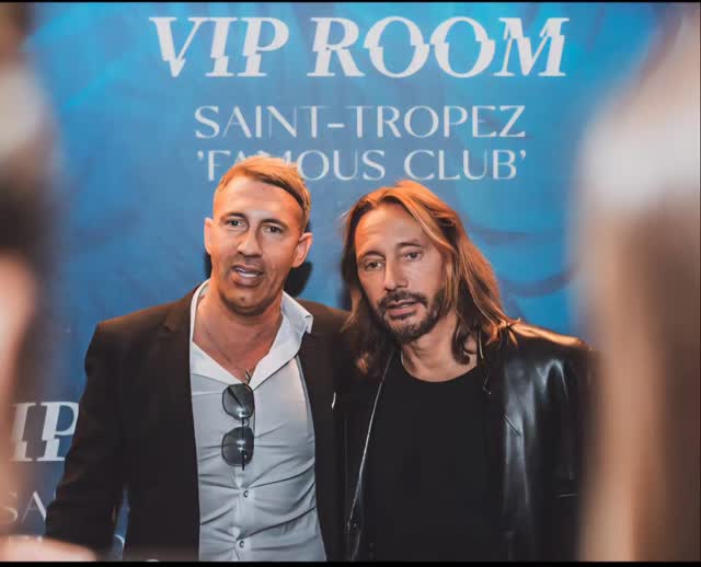 J'espère que les lunettes ont plu
Un grand merci à @jeanroch @bobsinclar @viproomsainttropez
Super Soirée JRoch simply the best