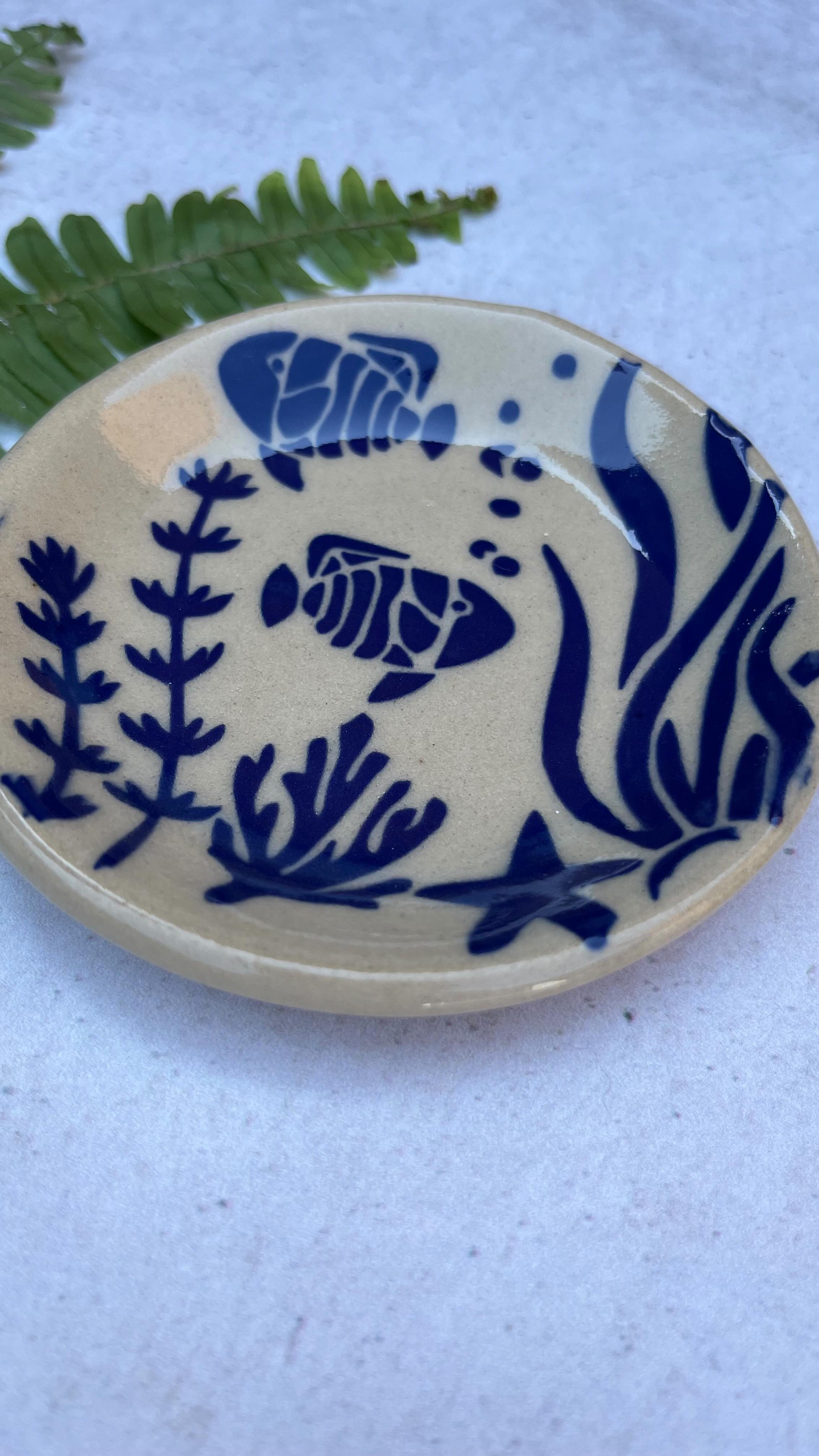 Making little test plates🐠 I just love stencils on clay, and super happy with the colour of the slip after firing.
#handmadeceramics
#ceramics
#ceramica
#madeinSouthAfrica
#homedecor
#iloveceramics
#ceramicart
#pottery
#gifts
#stencils
#handbuildingpottery