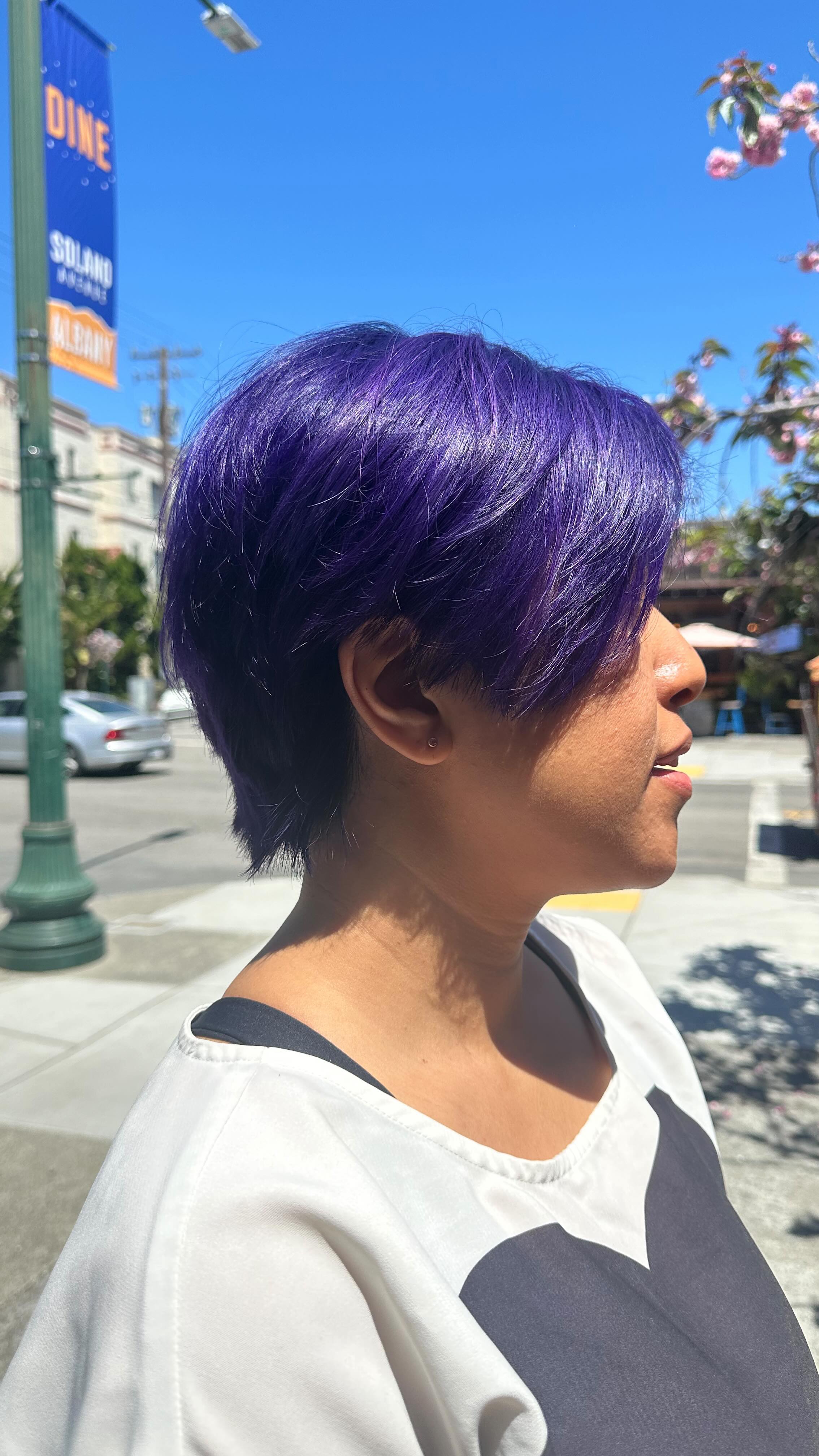 This client was feeling a bit #blue 😢 when she really wanted to be #purple
Jessica said “say no more!”
And just like that we added another beauty to the #purplehair crew!
💜☂️🔮💜