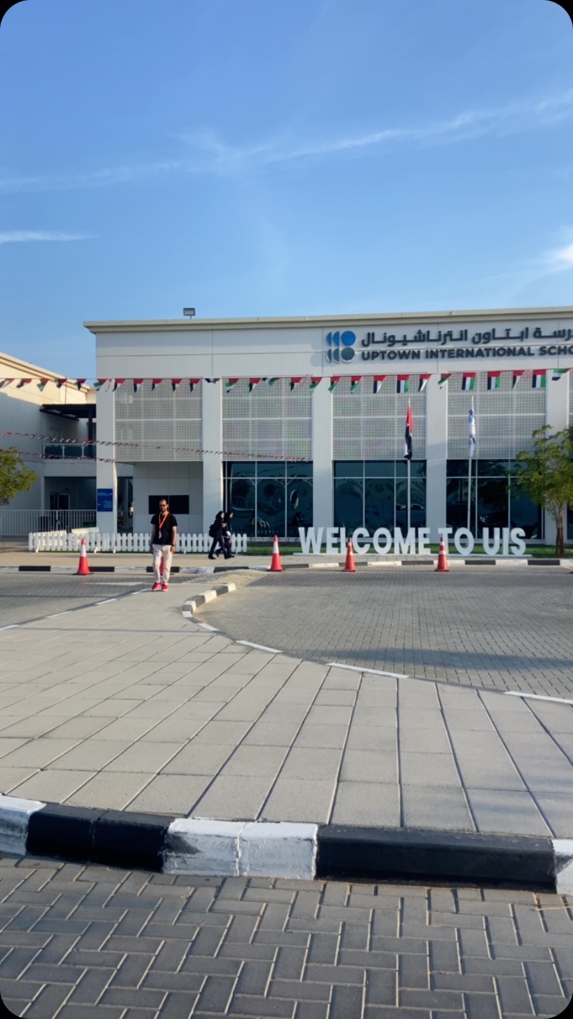 It was a lovely morning @uisdubai thank you so much for inviting me again!!! 🙏🏻
Together we discussed how important our #emotions are and how they are our little “messengers”.
We also talked about how all our emotions are part of a beautiful rainbow 🌈 which we can talk about, write about, we can draw our emotions, we can move our emotions through our bodies and we can even “visualize” our emotions as energy ✨
After listening to Stella’s song we discussed the important messages in the book…#selflove #selfesteem #belonging #compassion #kindness and celebrating our #uniqueness 💕🐘🦜
We ended with a beautiful guided meditation where we visualized how magical the jungle can be and we focused on our hearts to send loving kindness to eachother and the world 🌎💕🙏🏻
#childrensauthor #schoolvisit #authorvisit #stellassong #mindfulness #meditation #positivepsychology #emotionregulation #socialemotionallearning