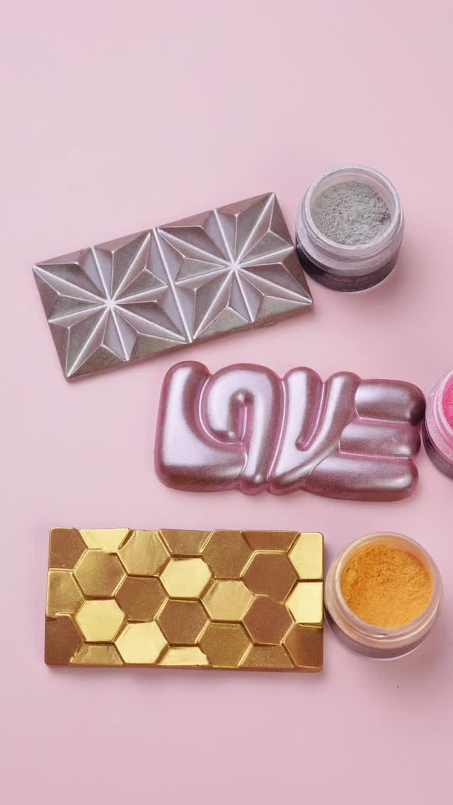 Bring your chocolate treats to life with our edible luster dusts! Made with only FDA-Compliant Ingredients 💕
Use code ‘SHINEVIP’ at www.shinedessertglitter.com for extra savings ✨
#EdibleGlitter #Glitter #ShineDessertGlitter #LusterDust #EdibleLusterDust