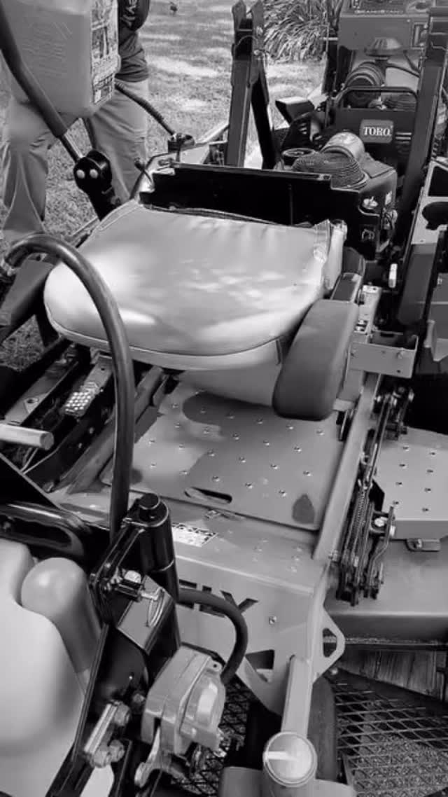 ⛽️🧑🏻🌾
#lawncare#lawnmaintenance#lawncareservice#lawncareservices#orlandofl#orlandoflorida#surecan