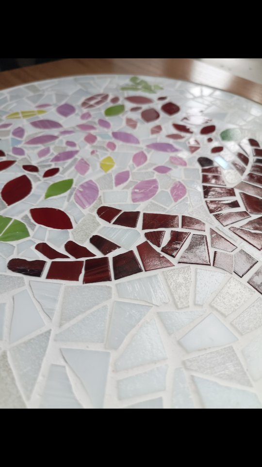 🌸 Finished 🌸
We have completed our bit - 10 (almost) identical mosaics, can you spot any differences?
Every leaf and piece of glass has been hand cut and Shaped. Making each panel truly unique.
#handmade #interiordesignideas #bespokeart #mosaico #mosaicoinstagram #lookwhatwemade #themosaicstudio #glass #ihavethisthingwithtiles #treeart #pinkglass