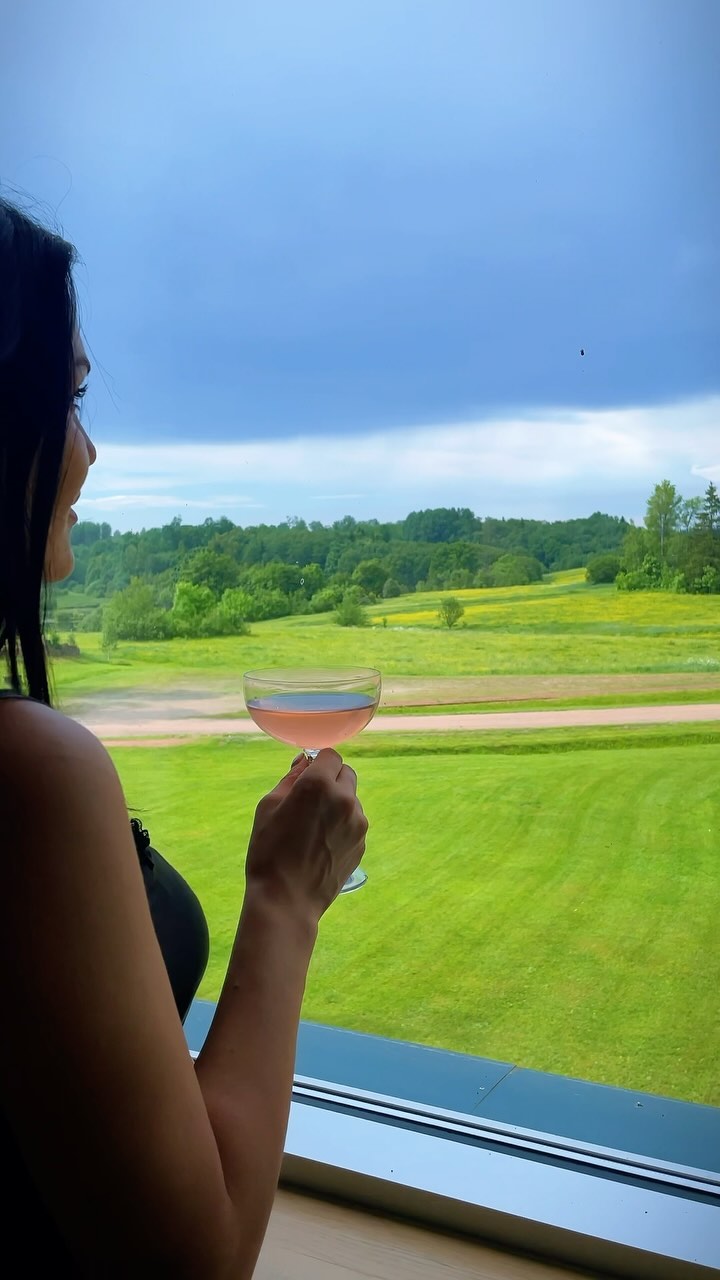 Golden hour bliss in Annas 🌅✨
•
•
•
•
•
•#SunsetMagic #NatureLovers #PeacefulMoments#annashotel