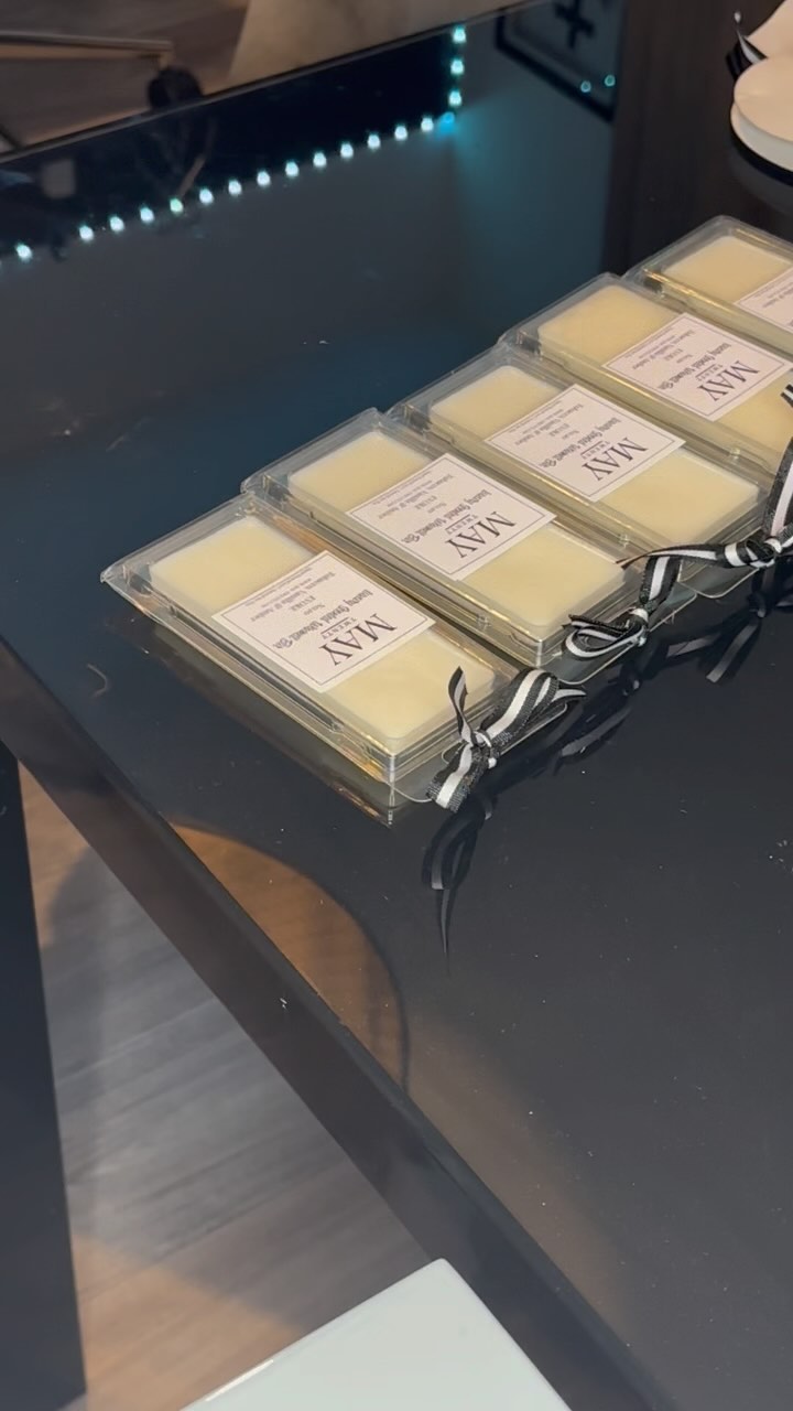 Had quite a few orders in today 🖤 I couldn’t get everything in one reel! Grateful! Thank you for your support of my #smallbusiness
If you’ve ever purchased from me I’m truly grateful as you keep my dream alive 🖤. Please share to help me get my brand noticed TIA 🖤
#wellnessproducts #luxurycandles #handmadecandles #wellnessbrand #luxurylifestyle #pampering #giftideas #smallbusiness #smallbusinesssupport #share #orders #womensupportingwomen #womenentrepreneurs #candlelover #candlebrand #candycane #interiorluxury