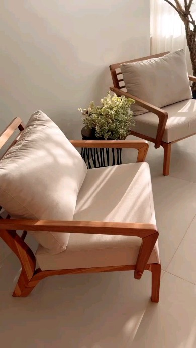 Poltrona Matita
Design @ampezzanmaciel.design
Coleção Bossa Nova
De Lavie Decor
Vídeo @casadilaura
#delaviedecor #design #decor #moveisdemadeira #poltrona #mueblesdemadera #woodfurniture #sillon #moveiscomdesign