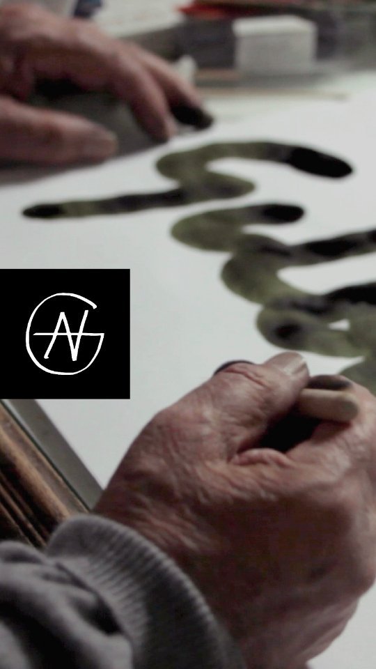 Today, Mexico celebrates "Día de las Niñas y los Niños," a day dedicated to cherishing childhoods—both our own and those of our children, for those who are parents. A few years ago, we marked this occasion in a truly special way by collaborating with one of Mexico's foremost artists, @whoisgilberto, and his son @juanacevesnavarro. Together, we launched "Arte Desde Pequeños," an outdoor exhibition showcasing children's drawings on 11 digital billboards across Mexico City.
We developed a platform that allowed children to upload their artwork, which was then displayed on these billboards. Hundreds of young artists participated, filling one of the world's largest cities with color and experiencing the thrill of seeing their creations on a grand scale. This project not only celebrated their talent but also amplified the joy and creativity of childhood on this significant day. #tb #díadelniño #billboards #OOH #art #drawings #children #kids