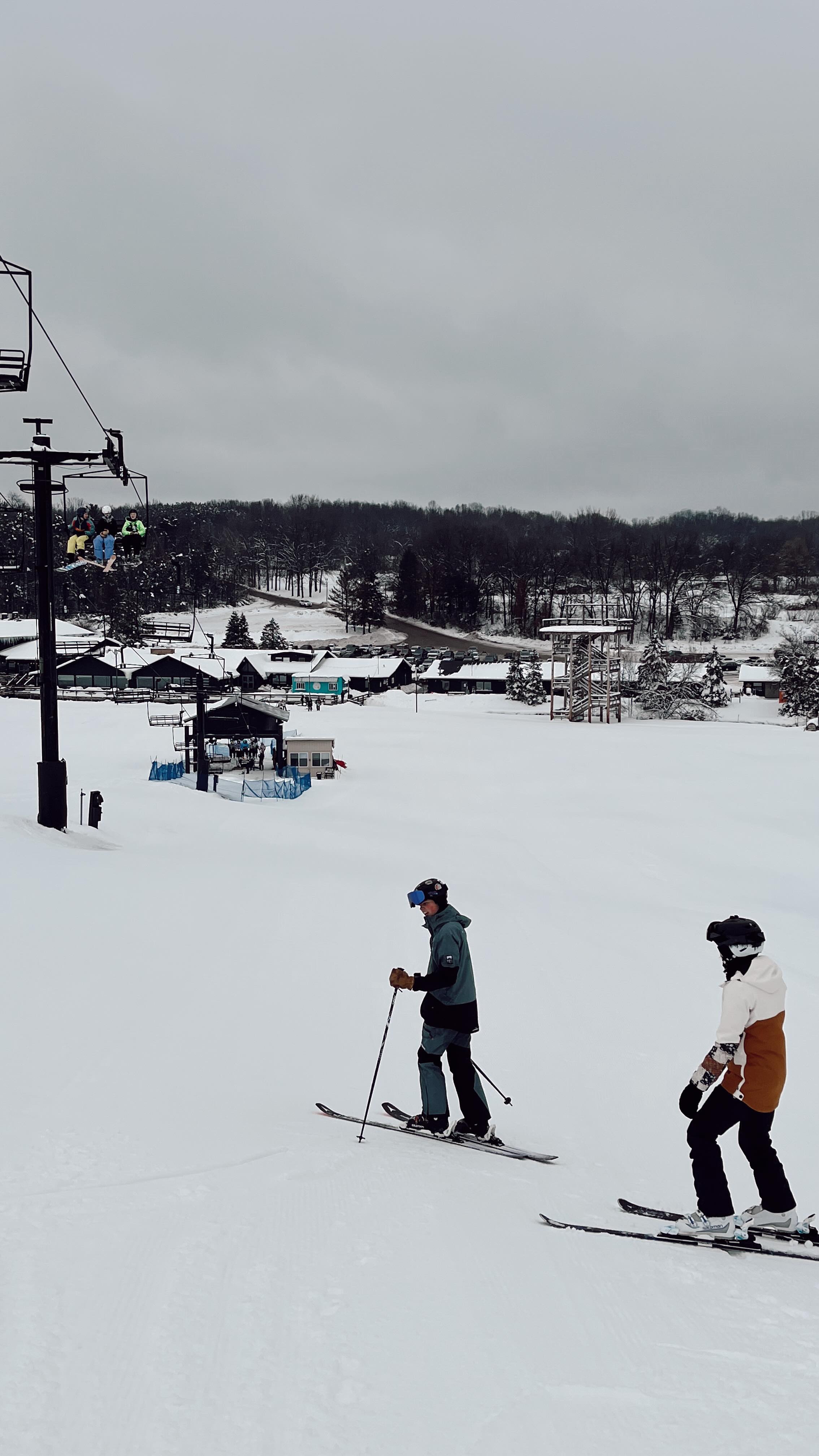 Wish we could make ski season last foreverrrrrr ⛷️
#ventureactionsports #actionsports #skiday #skiseason #skiing #snowsports #snowseason #skillsandthrills