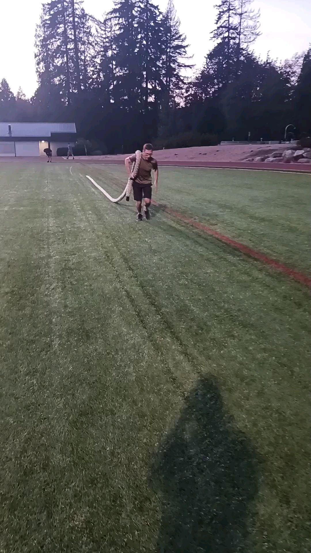 Weather has still been awesome to train outside here in Vancouver. Workout was intense! 🔥 🔥 🔥
10x single runs forwards & Backwards
5x Pairs running forwards & Backwards
Finished with Circuit
Handstands holds with attempt to shoulder press 😆
10x Pull-ups
12 Dumbell squats
20x Barbell rows
4x rounds
#workout
#workworkworkworkwork #workoutmotivation #workoutroutine #workoutoftheday #outdoorworkouts #vancouverfitness #vancouverworkouts #fitnessmotivation