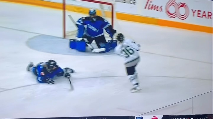 2 snipes top cheese #36 Loren Gabel Boston beats Toronto 3-2 #PWHL #500shotsaday