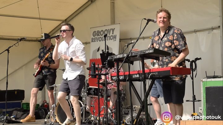 Some more great footage from @cheshirefoodfestival from Phil from @veneziaphotouk at @waltonhallgardens
#waltonhall #waltonhallgardens #cheshirefood #cheshirefoodfestival #livemusic