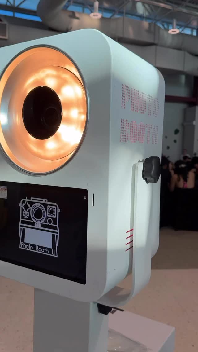 Turning moments into unforgettable memories with just one photo ✨ 📸