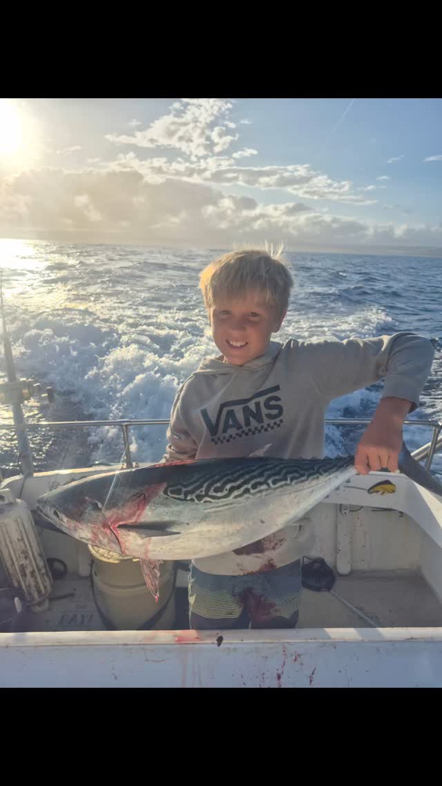 This summer is the perfect time to take your kids out for a trip of a lifetime!
For charters check out:
Gofishoahu.com
#hanapaa #freshfish #kawakawa #deckhand #fishingfordinner #fishtacos #bakedfish #ceviche #poke #sahimi #trolling #pelagicfishing #fishingbooker #haleiwafishingcharter #haleiwa #hawaii #fishingkids #hawaiifishingcharter #oahufishing #oahu #dinnerfish #livetofish #captainmatt #lines #lures #rods #reels #polebender #luckylasshaleiwacharters #gofishoahu